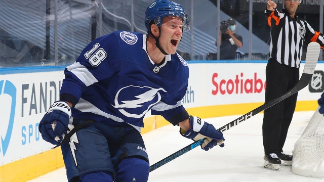 OT goal lifts Lightning over Bruins 4-3 in Game 2