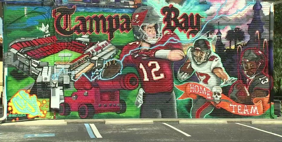 Bucs News: Tampa Bay puts up new stadium murals for 2023 season