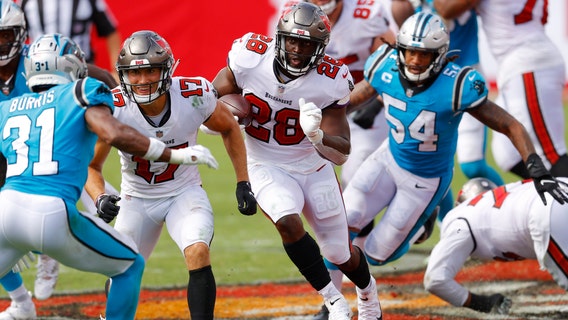 Brady, Fournette lead Buccaneers over Panthers 31-17