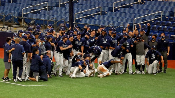 Renfroe slam helps Rays sweep Blue Jays in 1st round