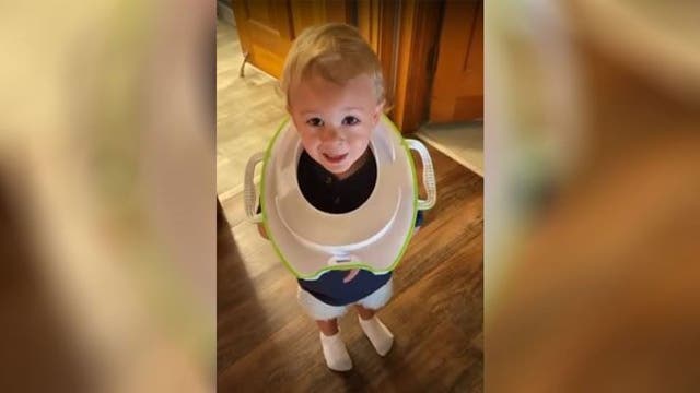 Toddler gets his head stuck in toilet seat, dad has to cut it off with saw