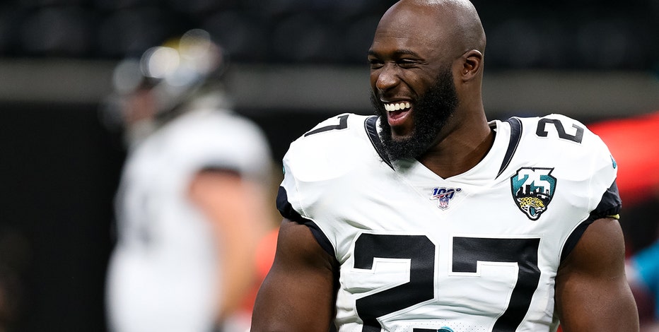 Leonard Fournette announces Bucs signing with Instagram post