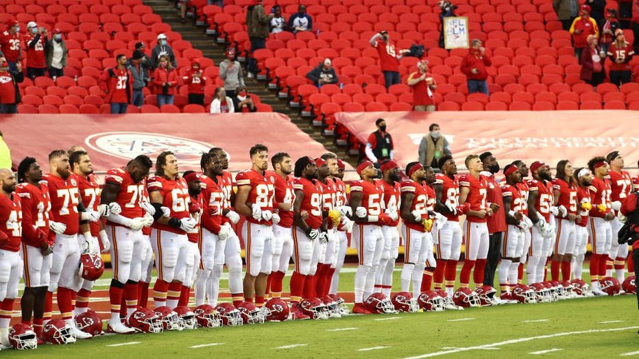 NFL fans appear to boo Chiefs, Texans players during moment of