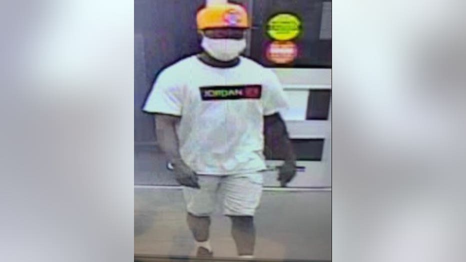 Gulfport police look for man involved in armed robbery