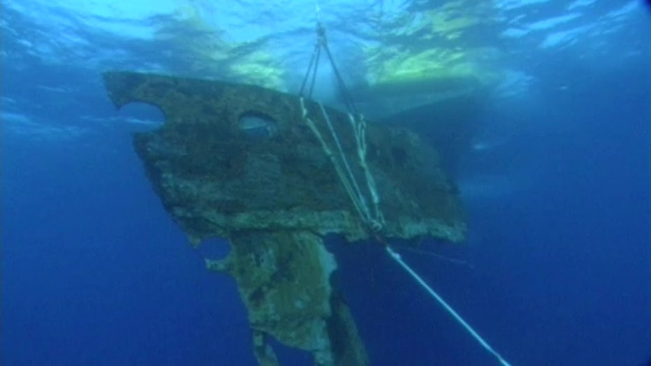 Plan to retrieve Titanic radio sparks debate on human remains