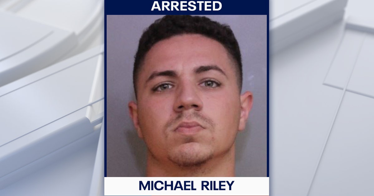Inmate Douglas Riley Florida officer charged with murder following inmate's death | FOX 13 ...
