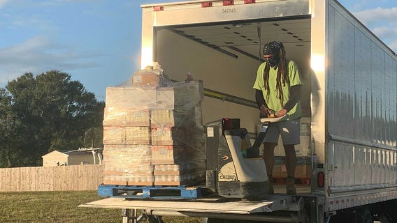 Largo residents served free Thanksgiving meals as nonprofits team up to give back