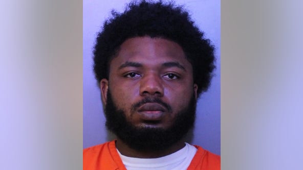 Lake Wales police search for shooting suspect