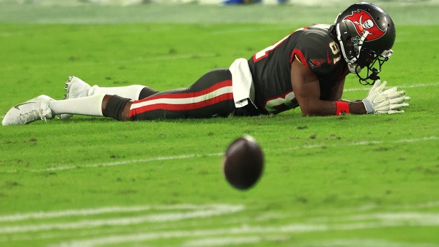 Goff throws for 376 yards, 3 TDs in Rams’ 27-24 win vs Buccaneers