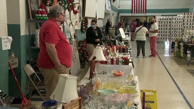 Former Wagon Wheel Flea Market vendors, customers find new home in time for holidays