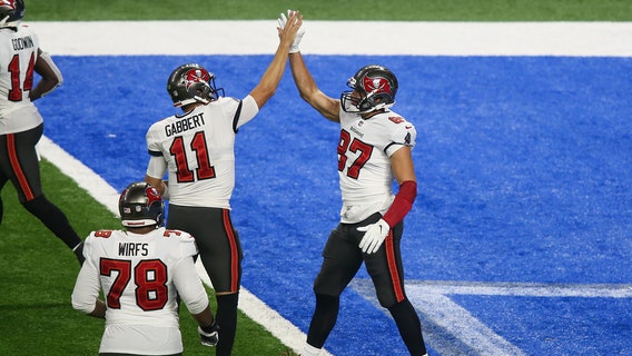 Hungry Buccaneers aim to keep building momentum for NFL playoffs