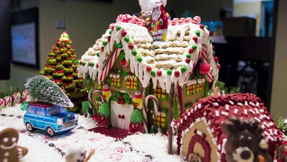 This architect can help you make your dream home -- out of gingerbread