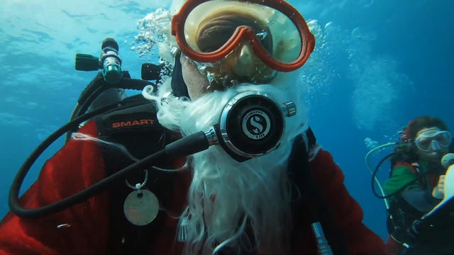 Santa Claus takes vacation from North Pole to Florida Keys for scuba expedition