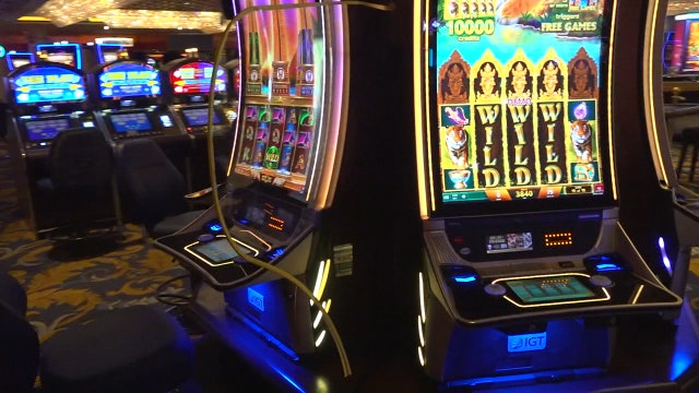 Las Vegas slots player wins $15.5M jackpot on Christmas Eve