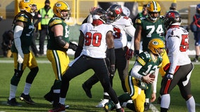 JPP, Barrett pace stingy Buccaneers defense against Rodgers