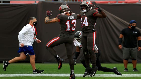 Brady throws for 4 TDs, Buccaneers pull away from Falcons 44-27