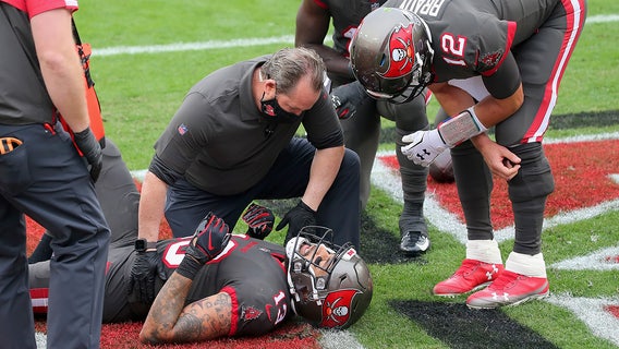 Mike Evans' MRI shows no structural knee damage