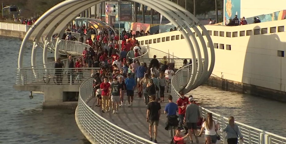 Thousands of Buccaneers fans pack Tampa Riverwalk for Super Bowl