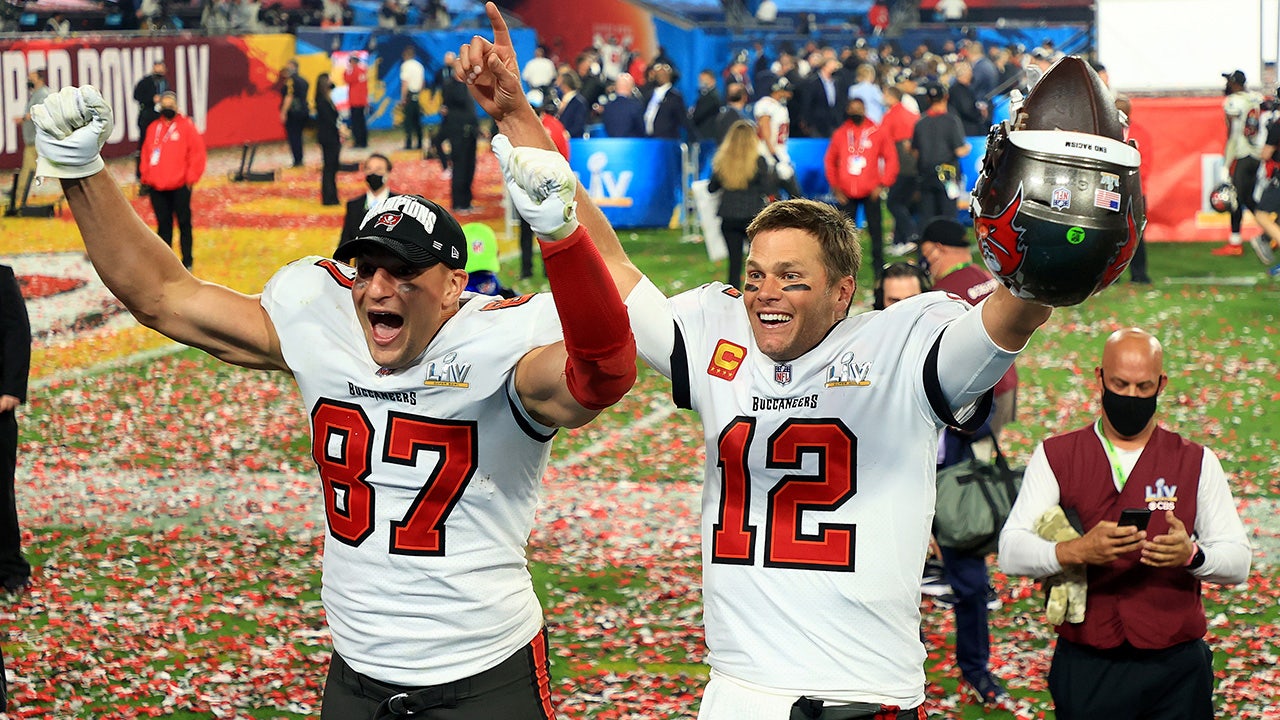 Buccaneers make history as first team to win Super Bowl at home