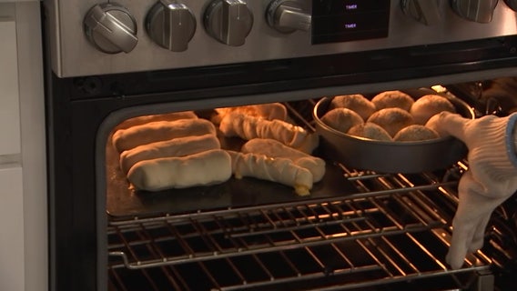 Recipe: Mac & cheese breadsticks