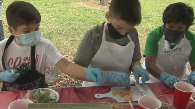 Local chef inspiring kids to love cooking through Valentine’s-themed class