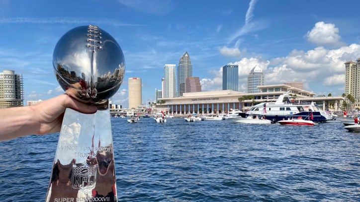 Florida woman wants apology after Tom Brady's trophy toss - Vimarsana News