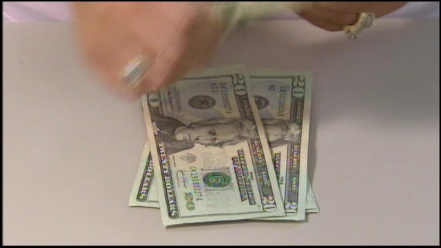 Pinellas County woman loses $5,000 to phone scammer