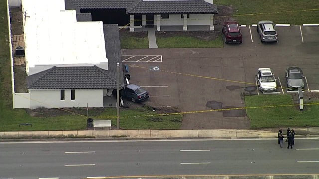 Driver kills pedestrian before slamming into St. Pete building