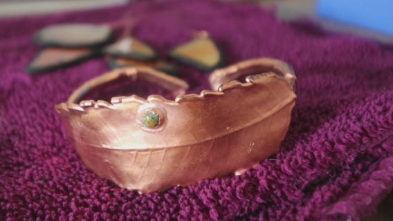 Science teacher brings Florida aesthetic to jewelry making