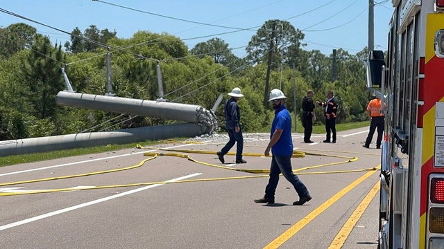 Deadly crash knocks out power to residents in southern Sarasota County