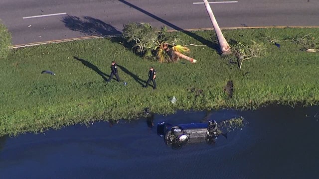 Vehicle crashes into St. Pete retention pond