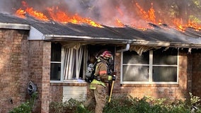 Residents escape injury as fire destroys Lakeland apartments