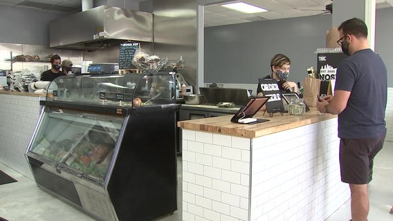 From the boroughs to the ‘Burg’: Nosh Pit restaurant brings taste of Big Apple to Sunshine State