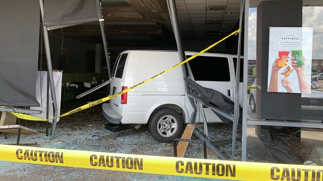 Van crashes into Fowler Ave. restaurant, injuring 5