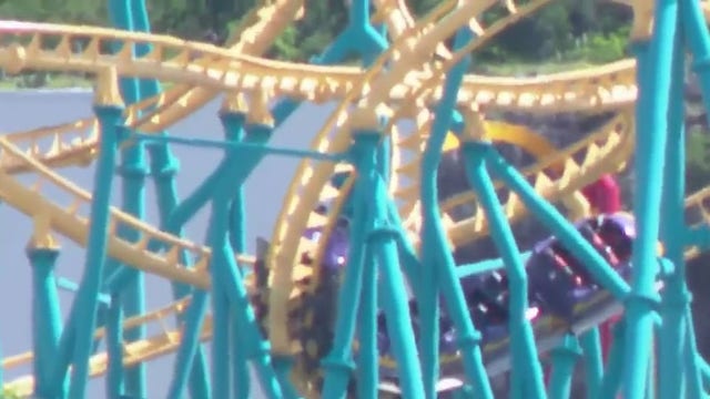 Texas Six Flags roller coaster stops mid-ride, 20 riders rescued