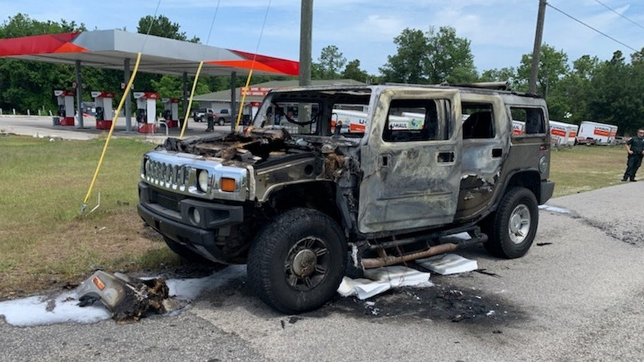 Un auto que iba cargado de gasolina se incendió en la Florida