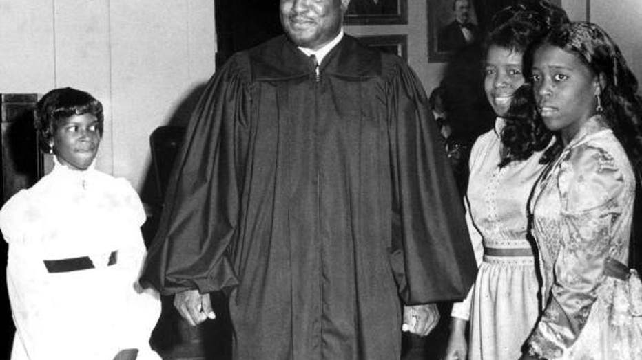 The Switch to Black: Revisiting Early Supreme Court Robes - Hofstedt - 2021  - Journal of Supreme Court History - Wiley Online Library