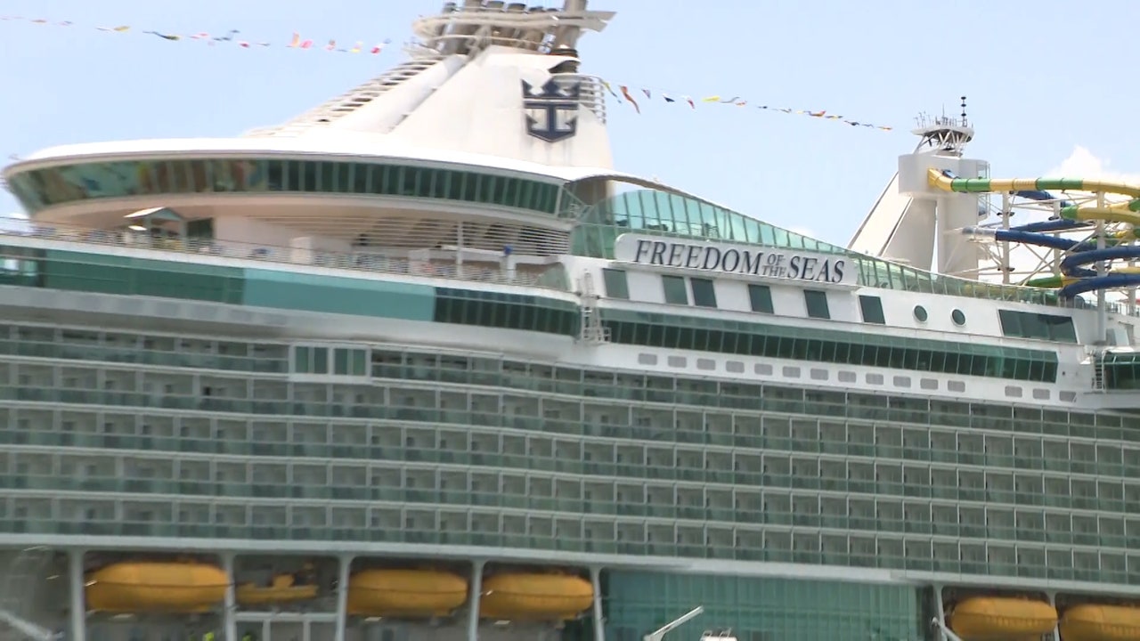 Royal Caribbean reverses vaccination mandate for passengers on cruises