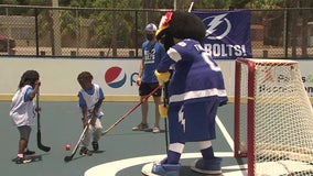 Lightning set up ball hockey court at Rowlett Park to inspire next generation of players