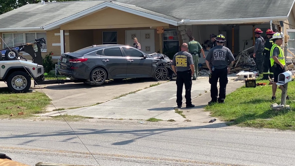 Sebring residents still without power, struggle with flooding