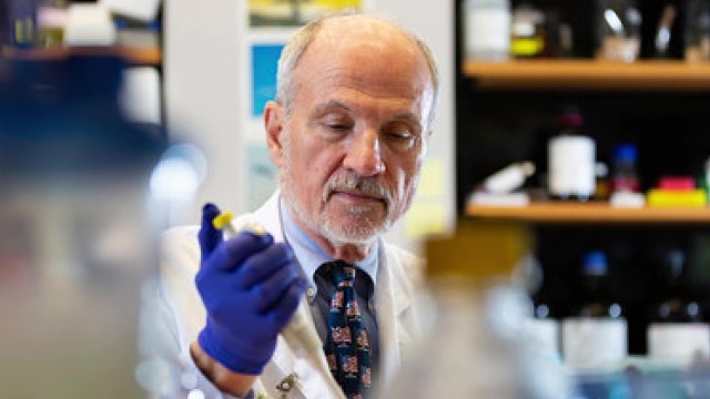 Moffitt Cancer Center surgeon raises money for cancer research