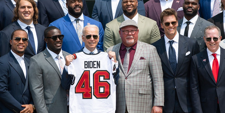 Biden will invite Super Bowl champs Bucs, Lakers to White House