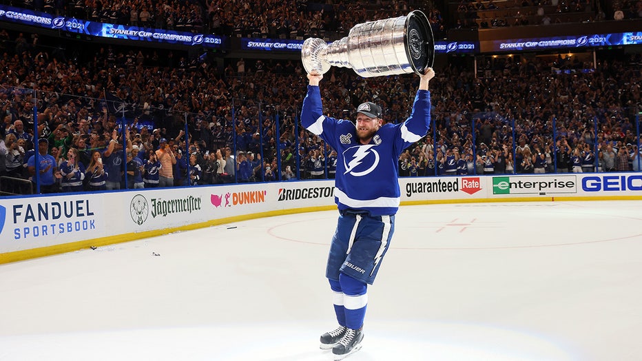 The Tampa Bay Lightning Win Back-To-Back Stanley Cups - Bleacher Nation