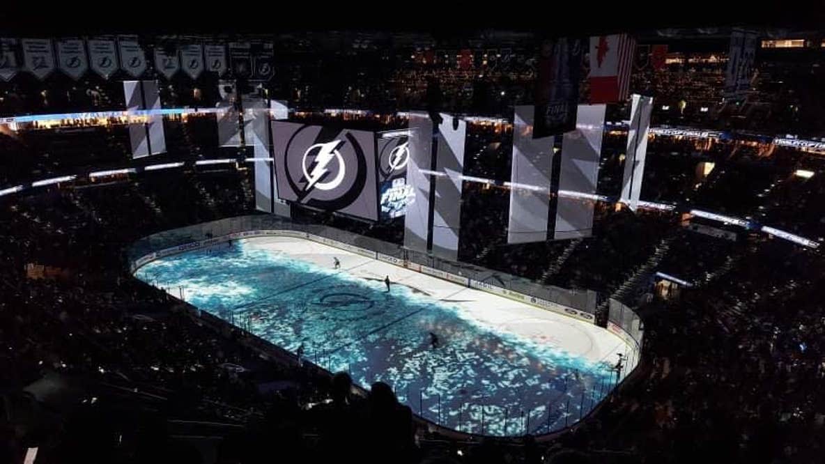 Tampa Bay Lightning's season-opener begins with Stanley Cup championship banner-raising ceremony
