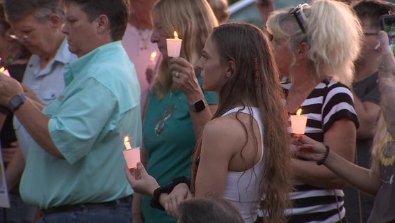 Gabby Petito memorial in North Port draws hundreds as search continues for Brian Laundrie