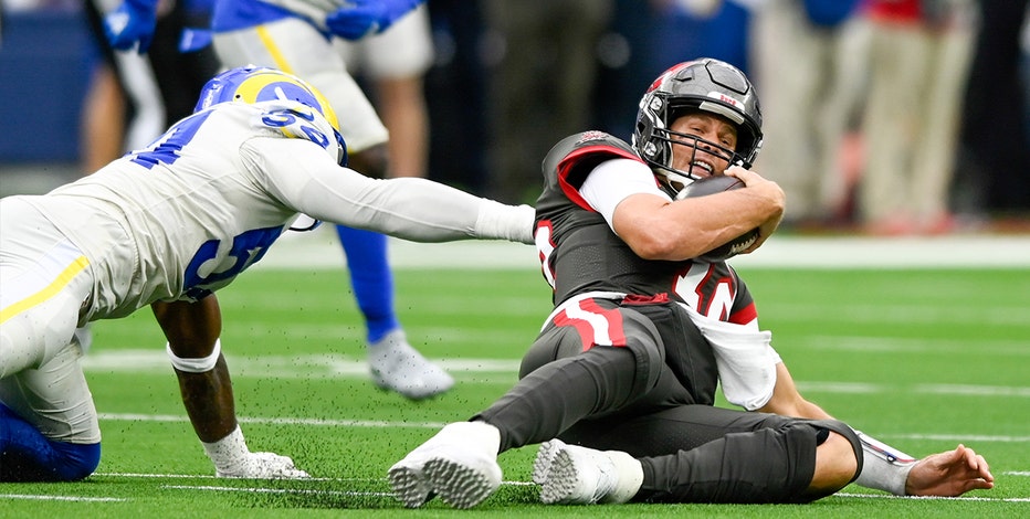 Rams' Stafford throws for 4 TDs, outduels Brady and Bucs