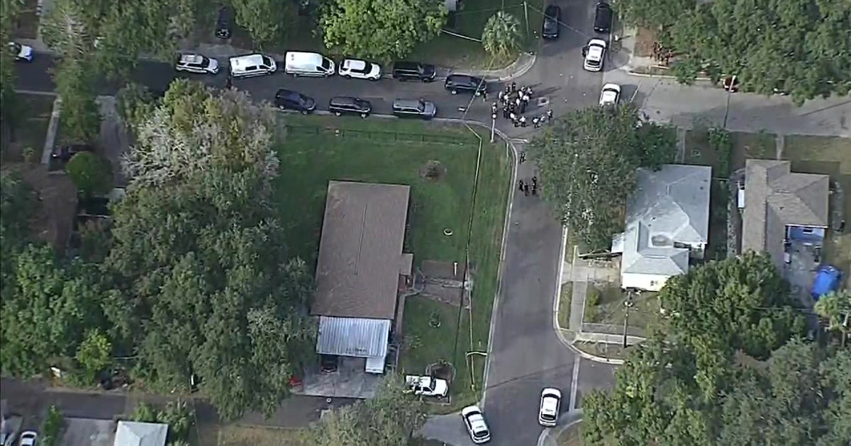 Suspect, accused of robbing 2 children, shot by St. Pete officer | FOX ...