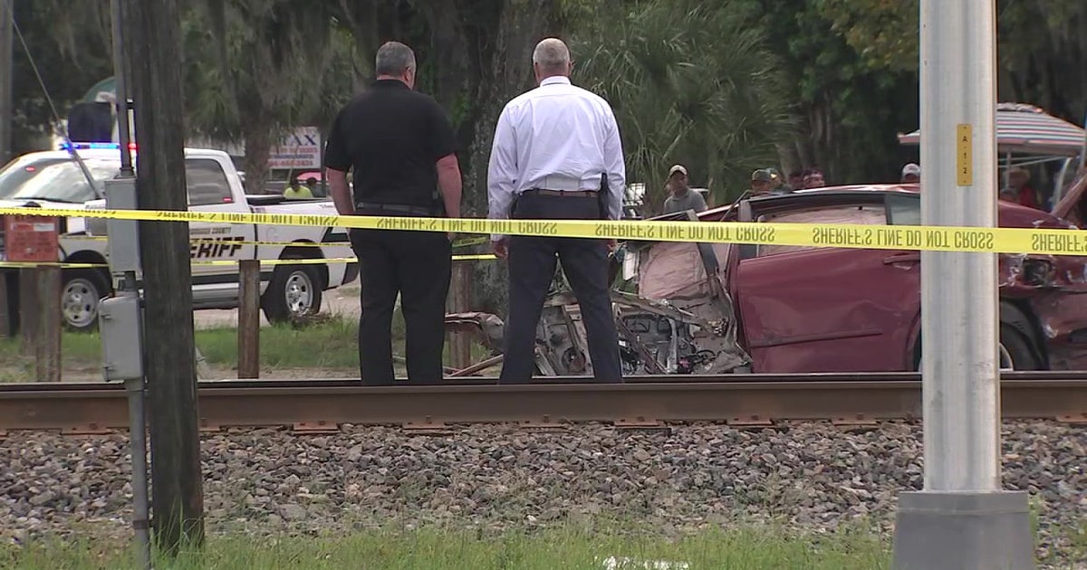 1 dead after train hits car in Dover | FOX 13 Tampa Bay