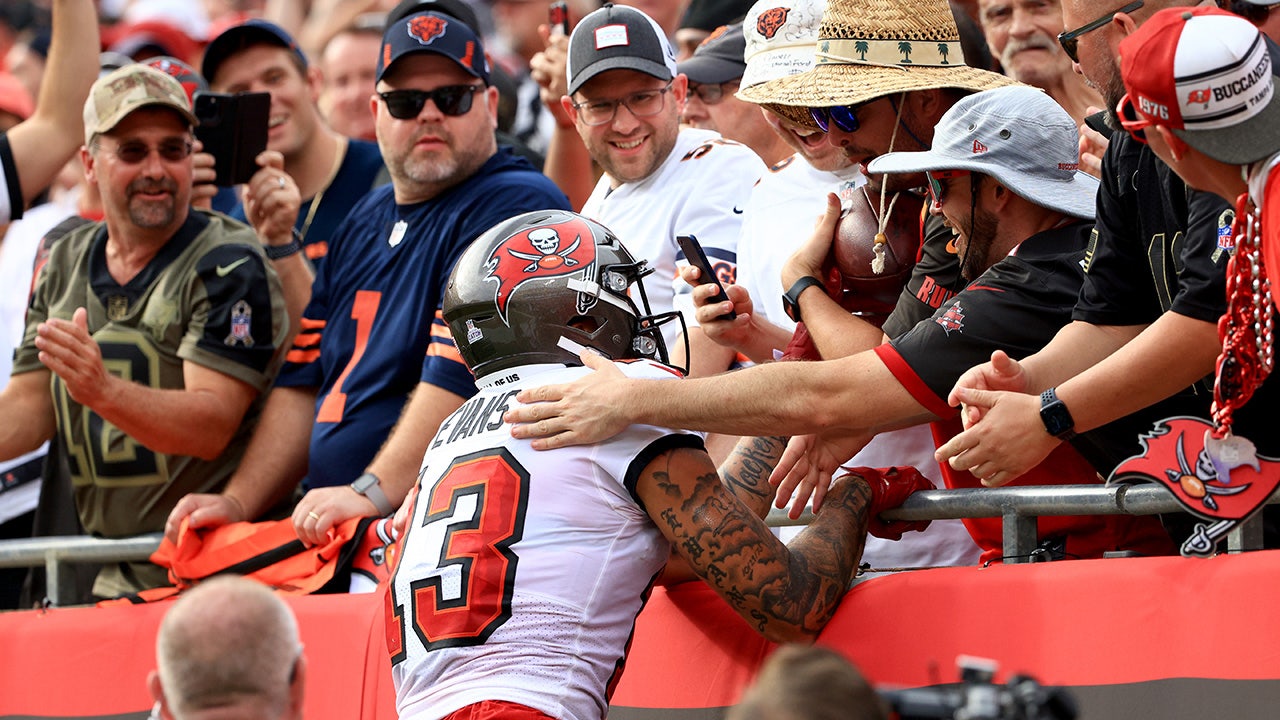 Mike Evans makes demand to Tampa Bay Buccaneers over Tom Brady