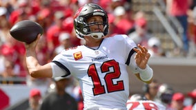 Tom Brady plans to play Thursday despite heavily wrapped right hand